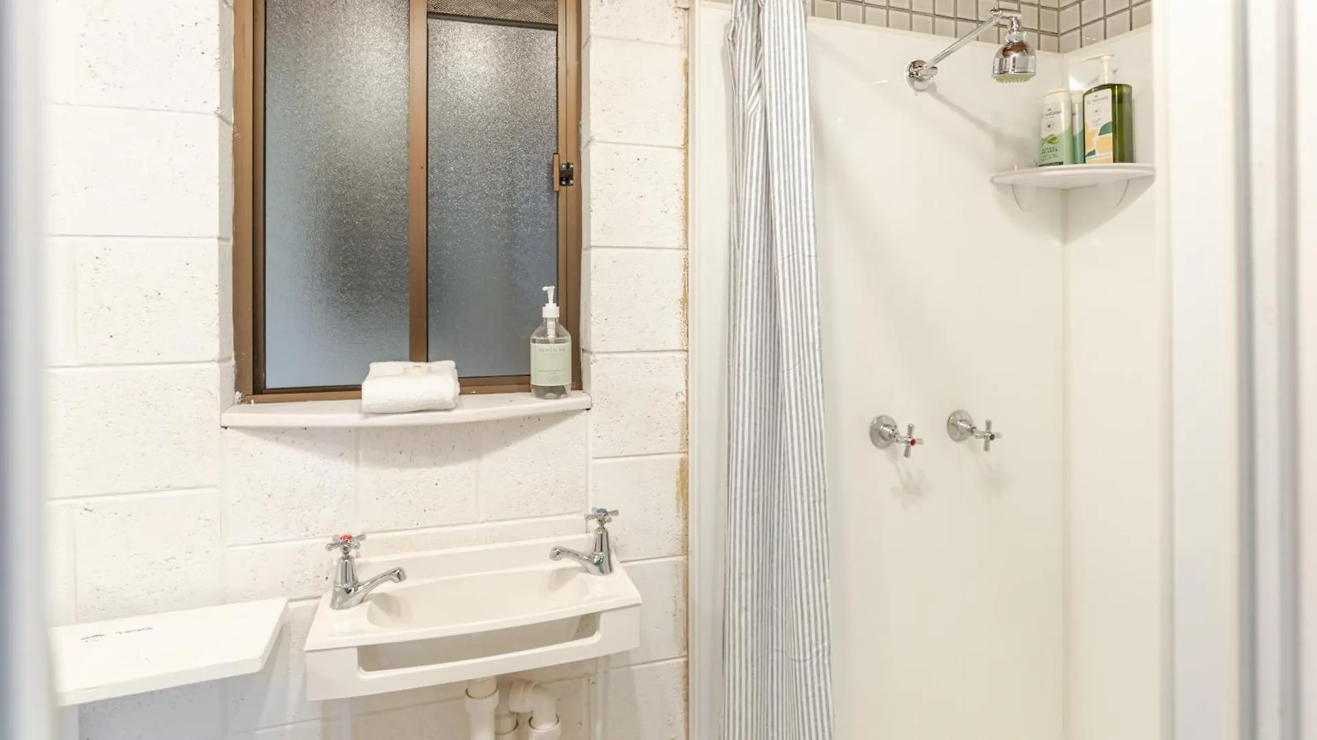 Tatil Evi Buderim Lodge - Family Fun In Heart Of Sunshine Coast With Pool & Separate Studio
